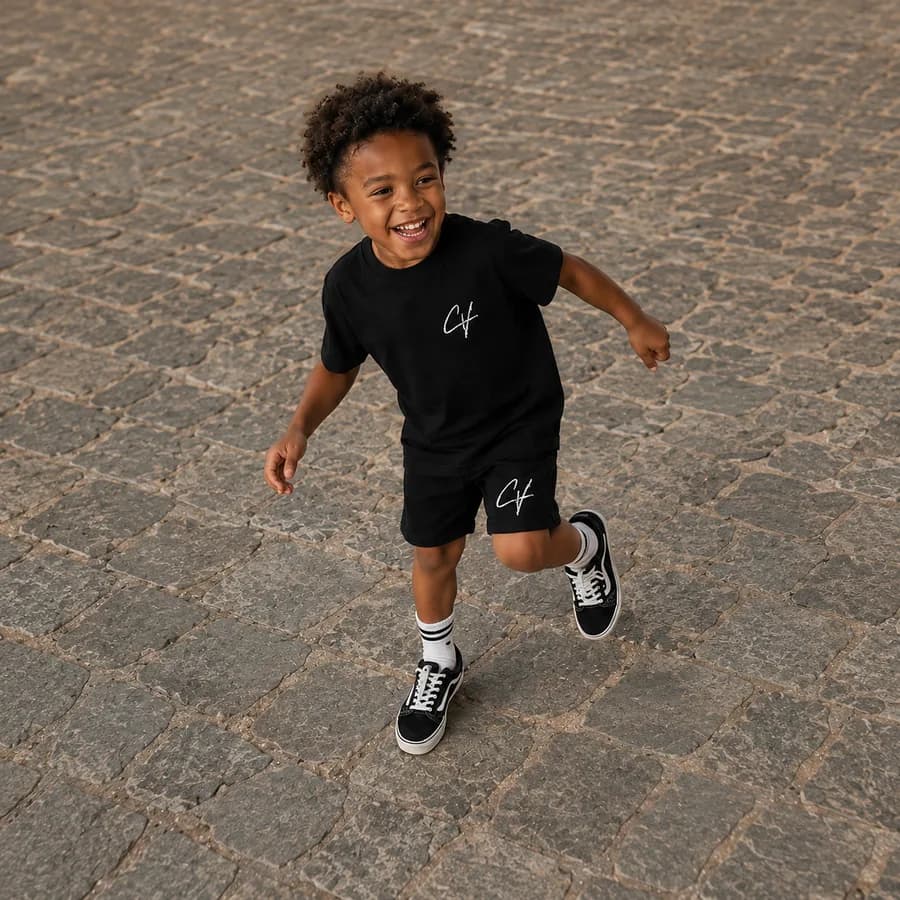 @littlefriend.noa wearing Chachi Versaci